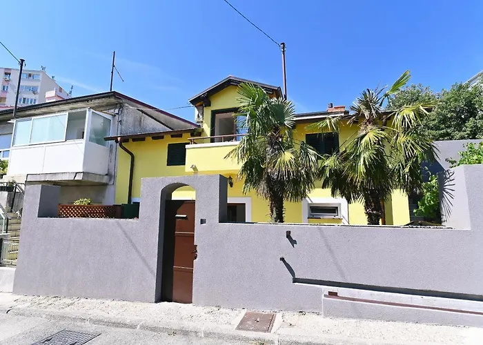 Privatna Kuca Krimeja Holiday home Rijeka