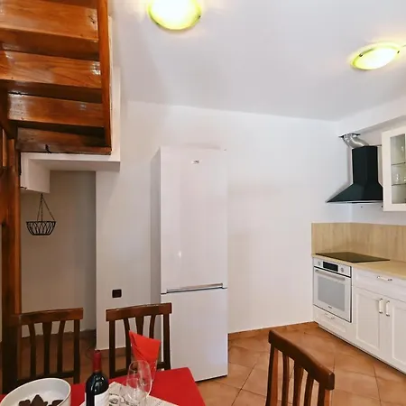 Privatna Kuca Krimeja Holiday home *