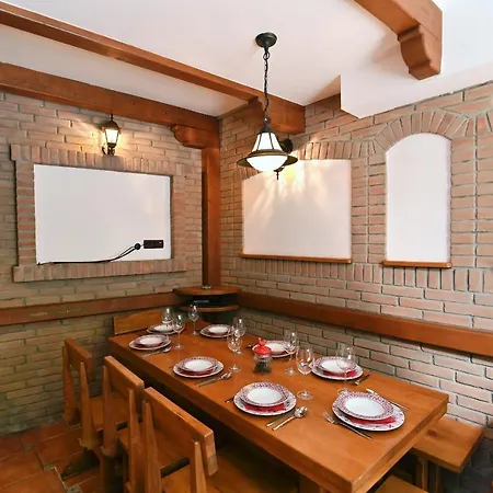 Privatna Kuca Krimeja Holiday home *